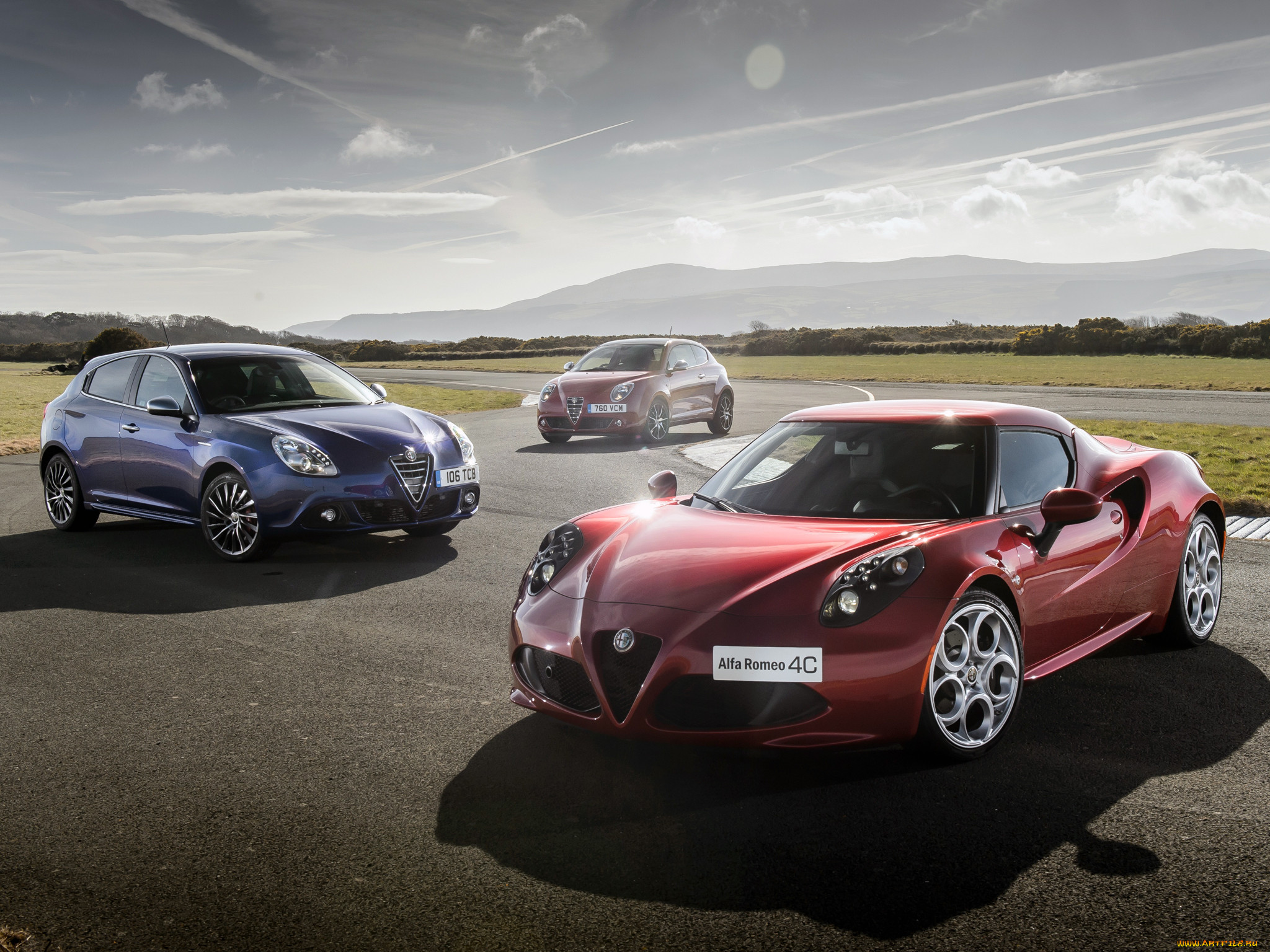 Alfa Romeo 4c красный